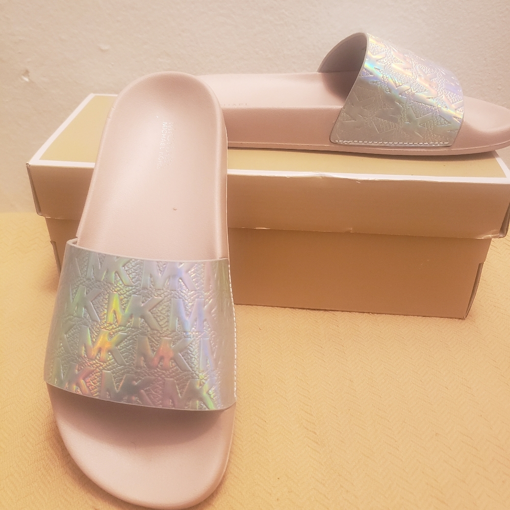 Brand New Michael Kors Gilmore Slides - Picture 3 of 5